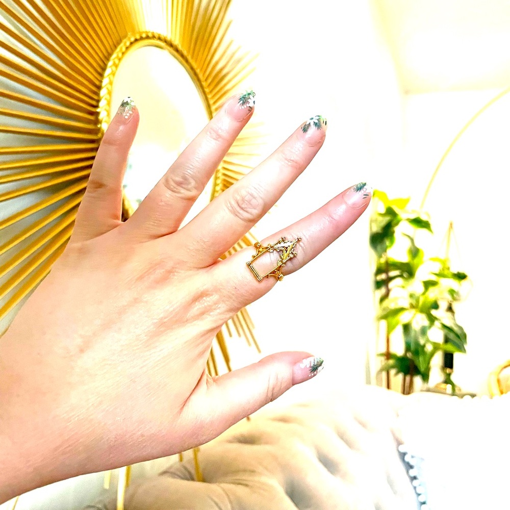 Gold Frame Ring - Picture 6 of 7